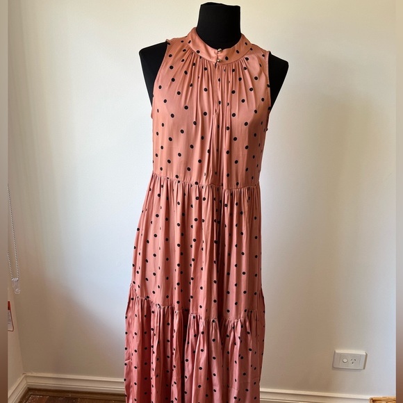 Country Road Dresses & Skirts - Country Road sleeveless tiered pale pink polka dot dress